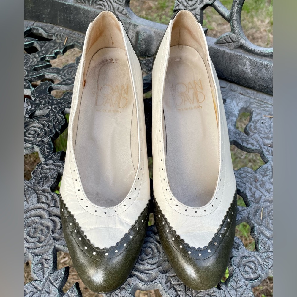 Joan & David Cream & Green Leather Dress Shoes